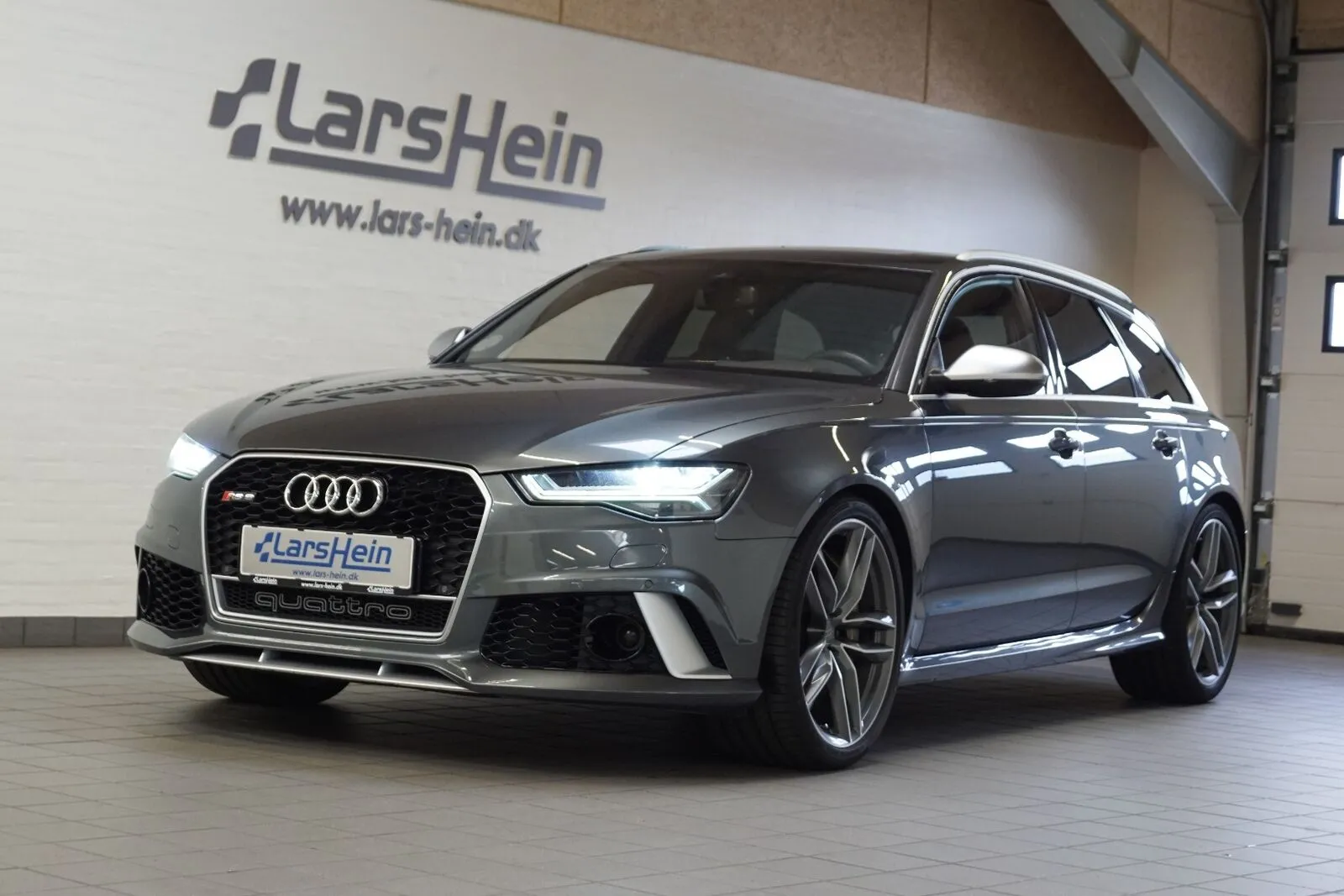 Audi RS6 4,0 TFSi performance Avant quattro 5d Image 1