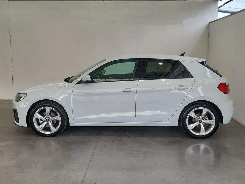 AUDI A1 SPB 30 TFSI Admired Image 3